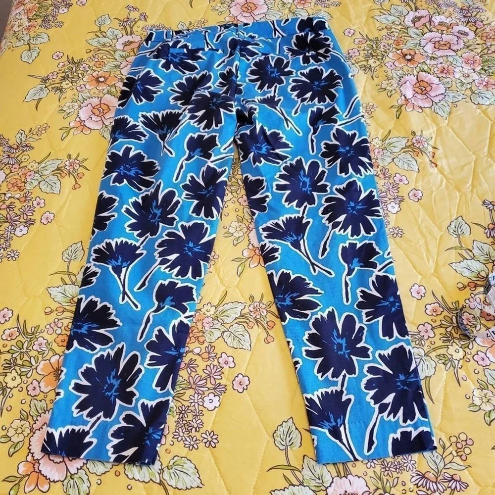 J. Crew floral straight leg cropped pants‎ Size 2